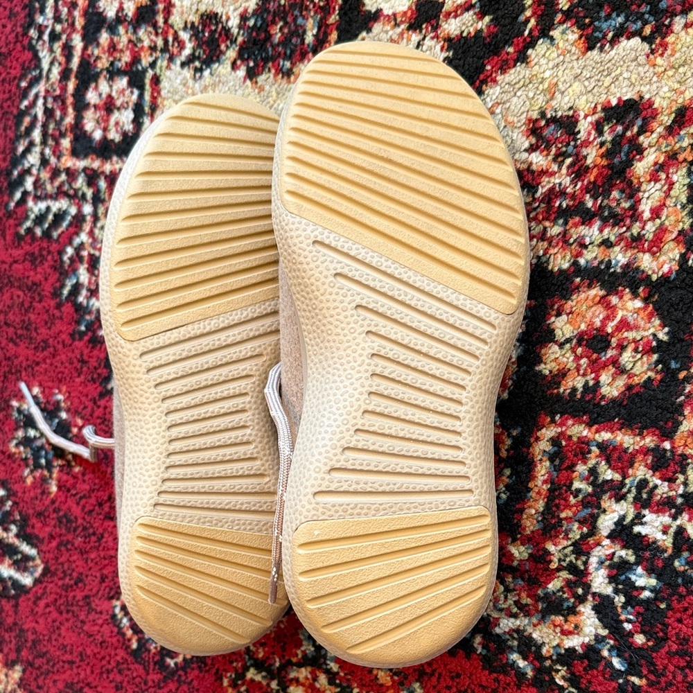 Allbirds Women's Tan Wool Sneakers - Picture 2 of 7